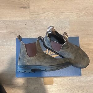 LIKE NEW Blundstone Women’s Brown Leather Boots